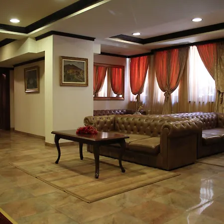 Shiroka Laka Hotel فندق