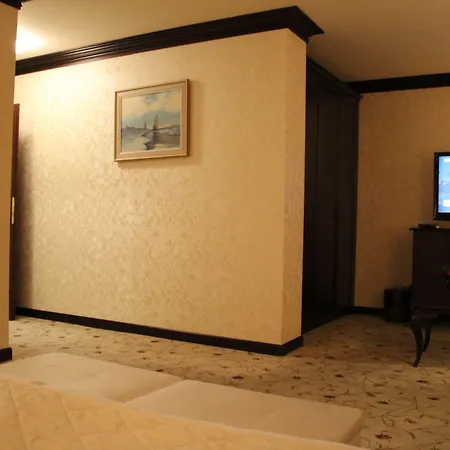 Hotel Shiroka Laka Hotel 4*