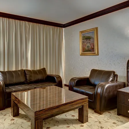 Shiroka Laka Hotel