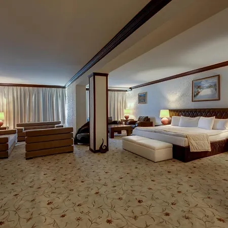 Shiroka Laka Hotel