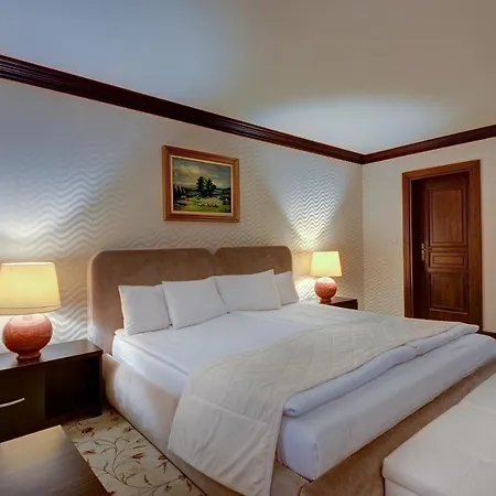 Shiroka Laka Hotel