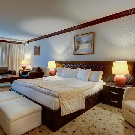 Shiroka Laka Hotel 호텔