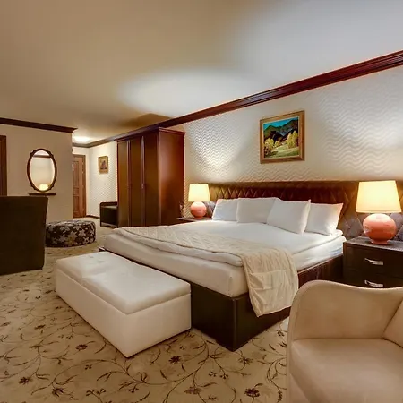 Shiroka Laka Hotel 호텔