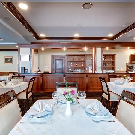 호텔 Shiroka Laka Hotel Shiroka Lŭka