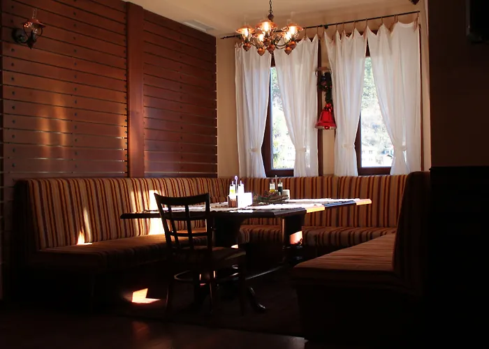 Shiroka Laka Hotel فندق