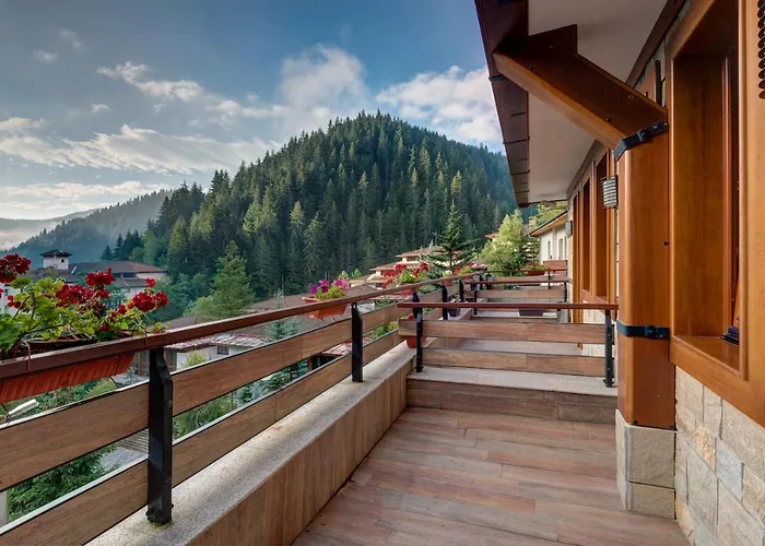 Shiroka Laka Hotel فندق