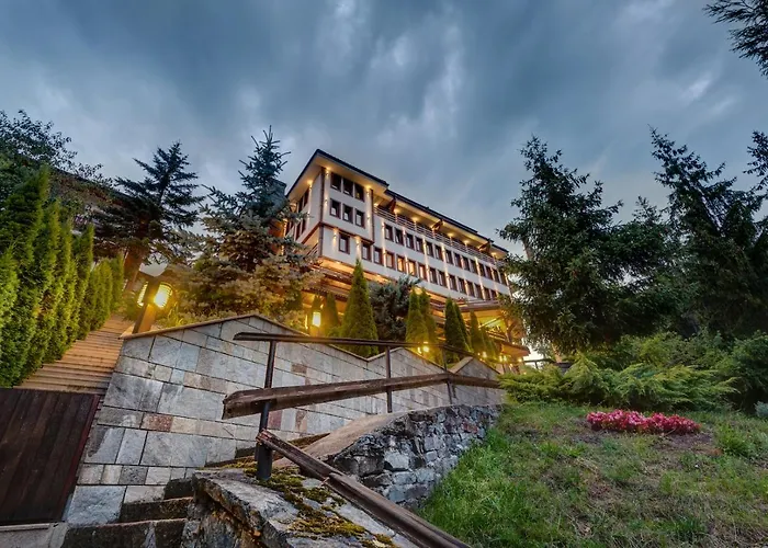 Shiroka Laka Hotel 4*