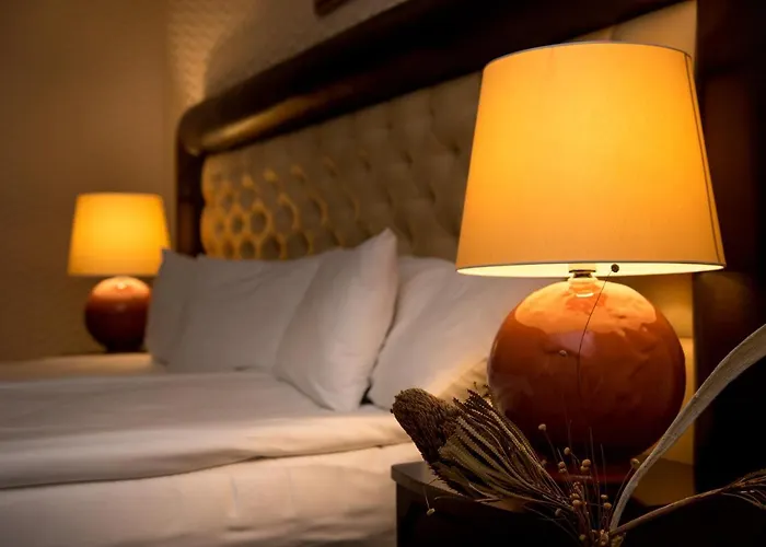 Hotel Shiroka Laka Hotel